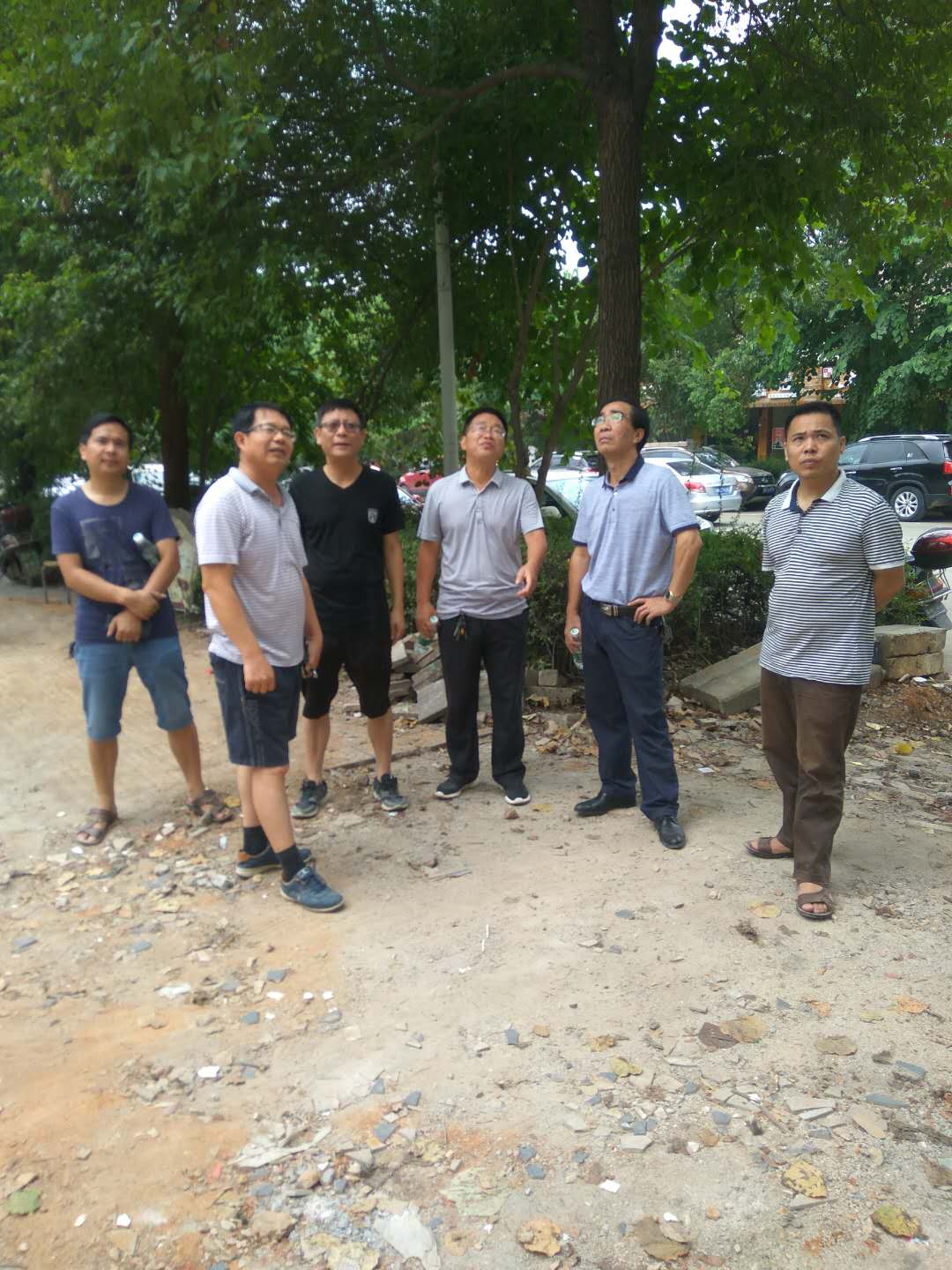 在食堂改造施工现场