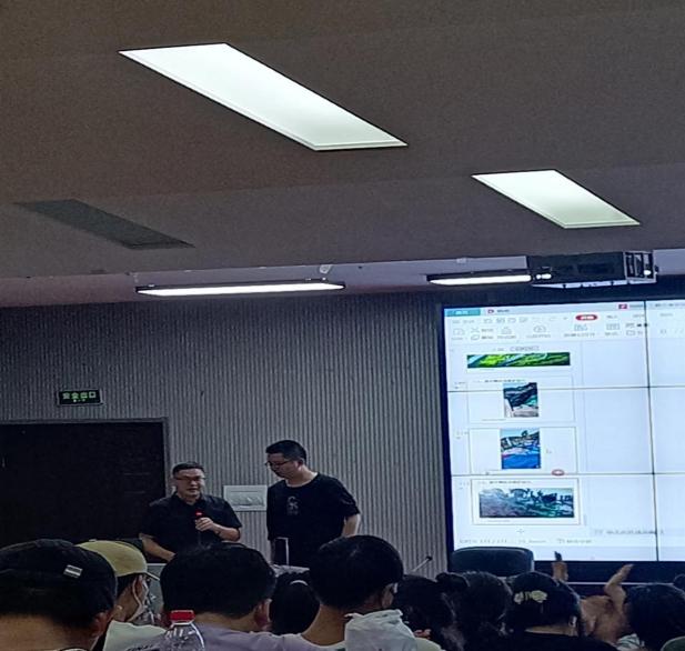 图四:老师分享经验