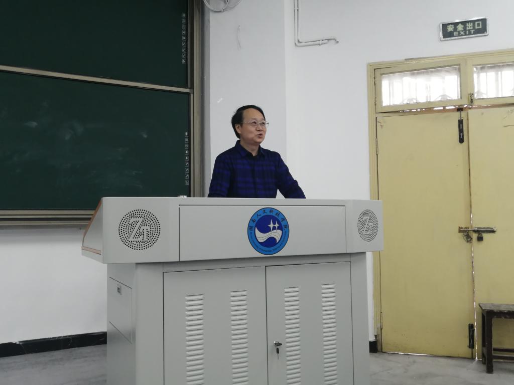 龙红年副台长讲解写作注意事项