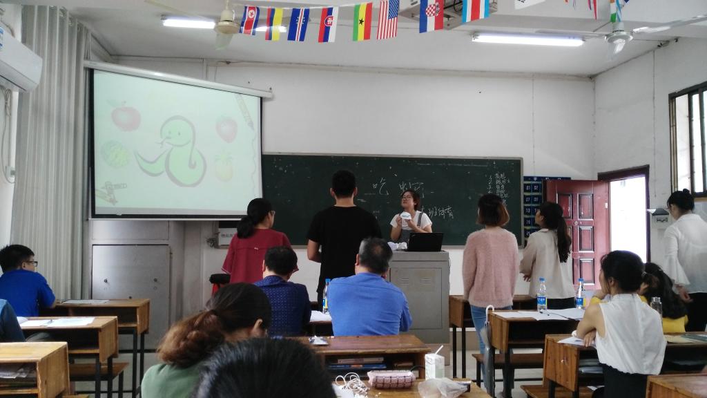 一等奖获得者——学前教育专业周雁同学竞赛选手竞赛现场