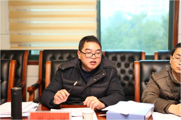 省教育厅专家周柏林发言