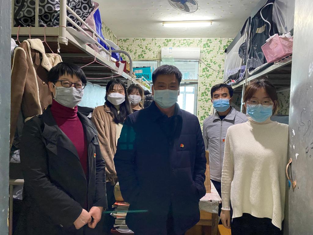在9-632室交流