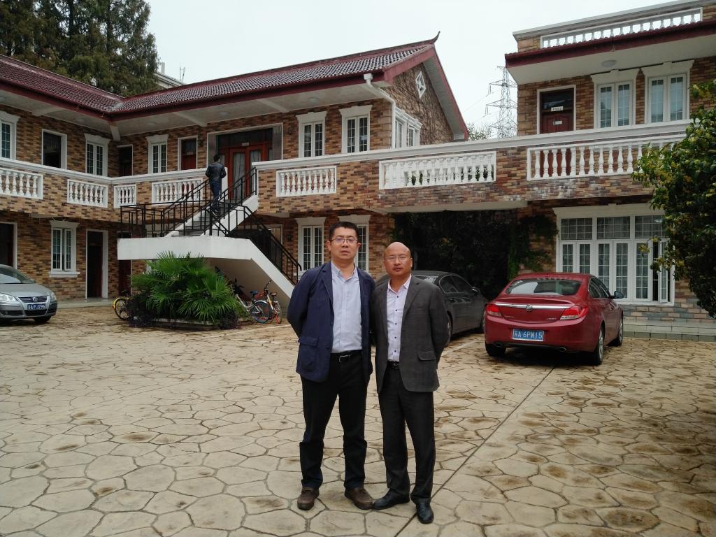 金陵学院和吴良勤秘书长合影