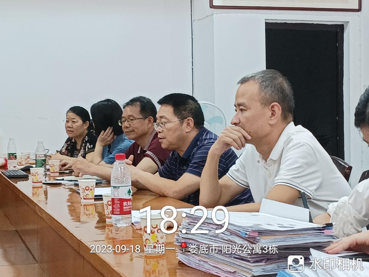 图3:学校、娄星区的参会领导