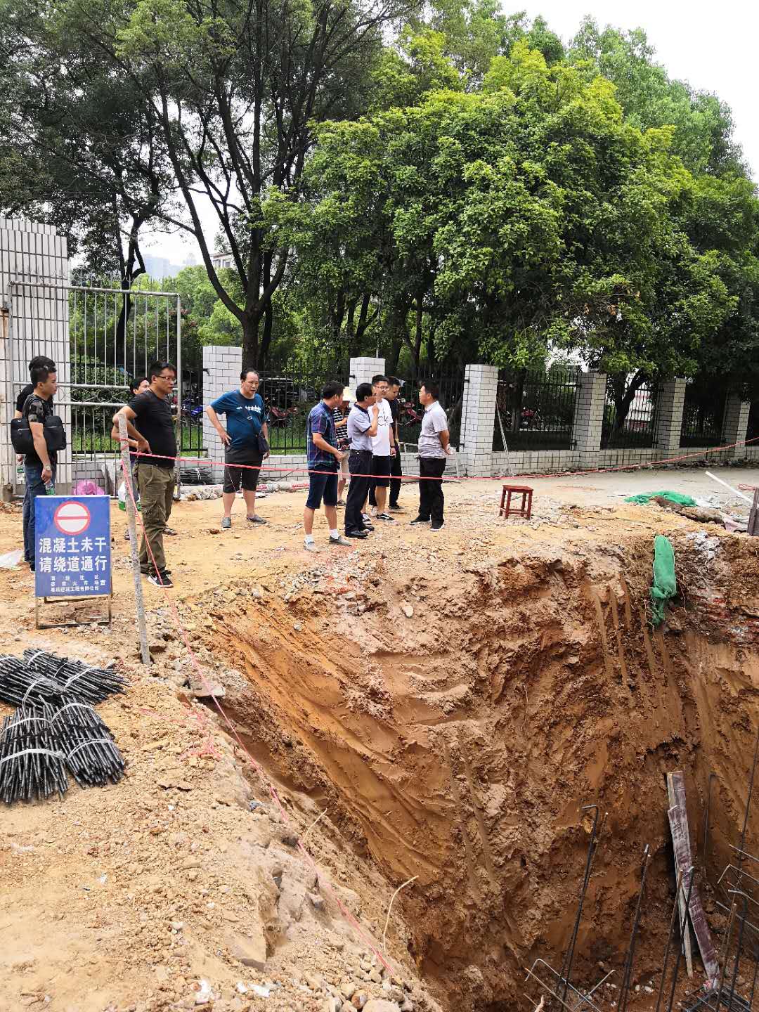 在学生一二栋改造施工现场