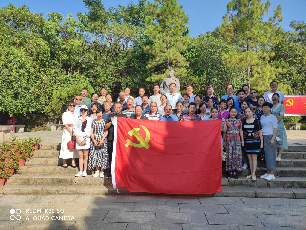参观陶铸纪念馆
