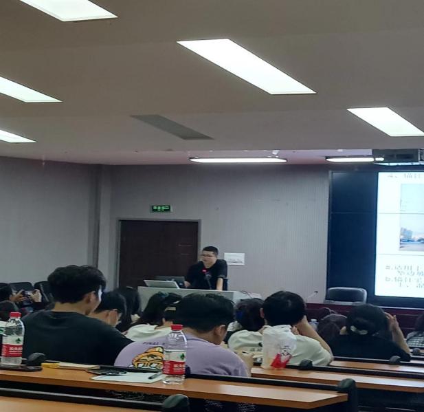 图三:专家刘捷讲解课程