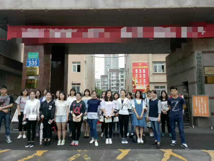 师生赴娄底三中开展专业实践(1)